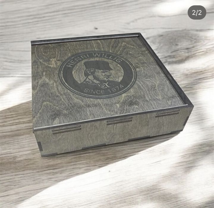 Подарочные коробки