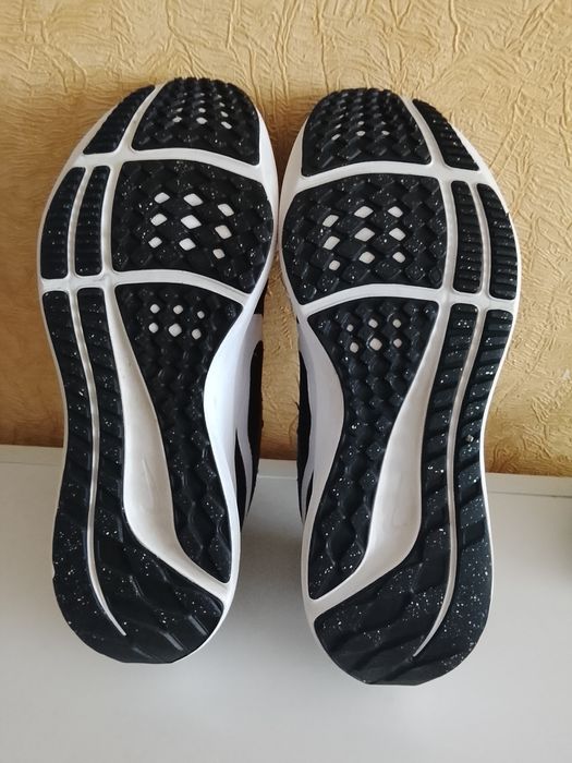 Кроссовки. NIKE.