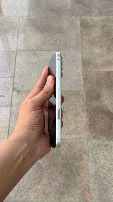 iPhone 17 Pro Max Silver 256gb/80% Karobkali