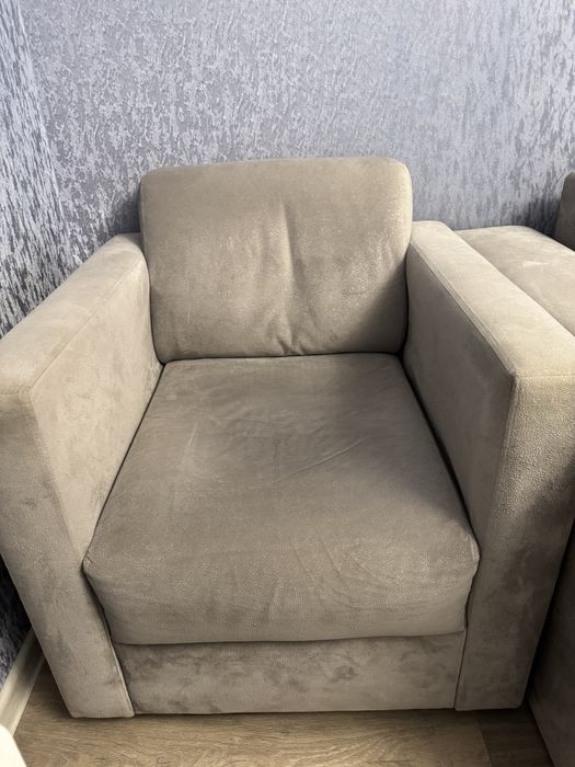 Диван с креслом
