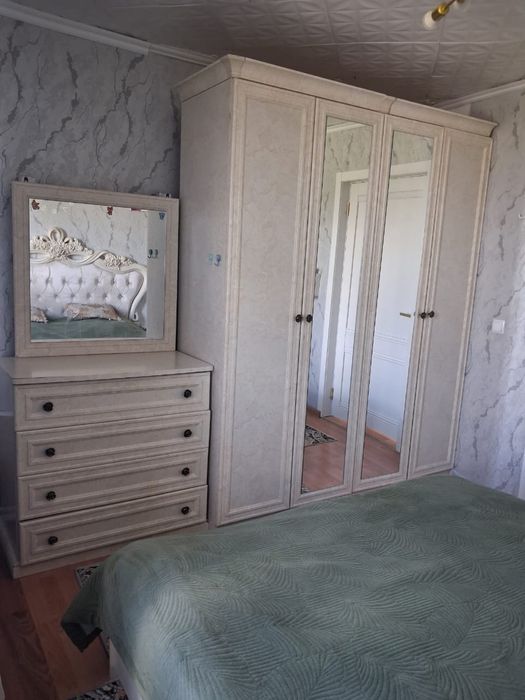 Продам спальный гранитур
