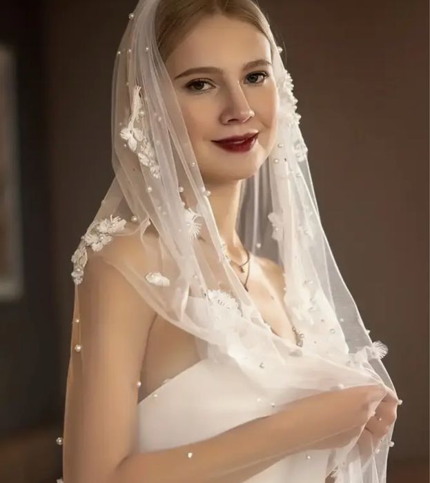 Voal superb cu perle si model