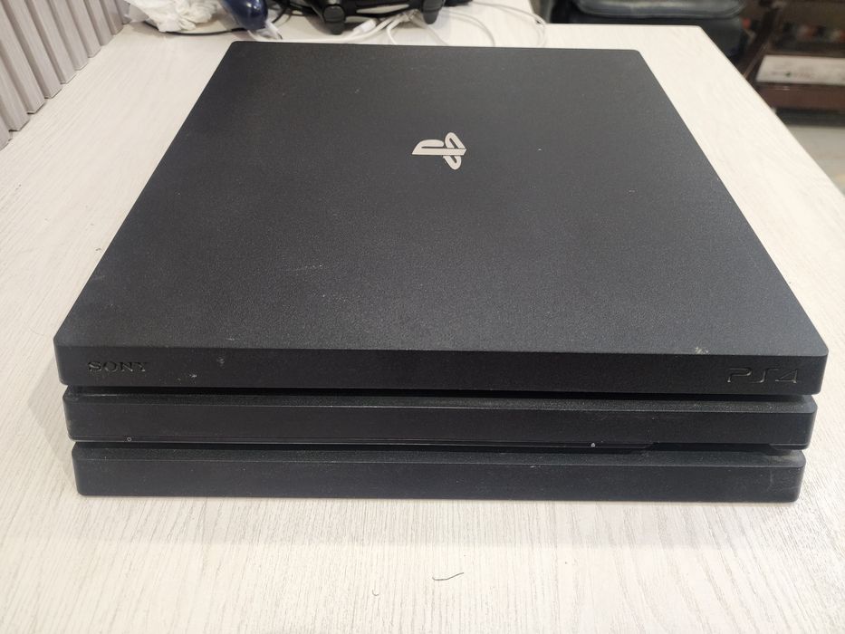 Playstation 4 Pro 1TB