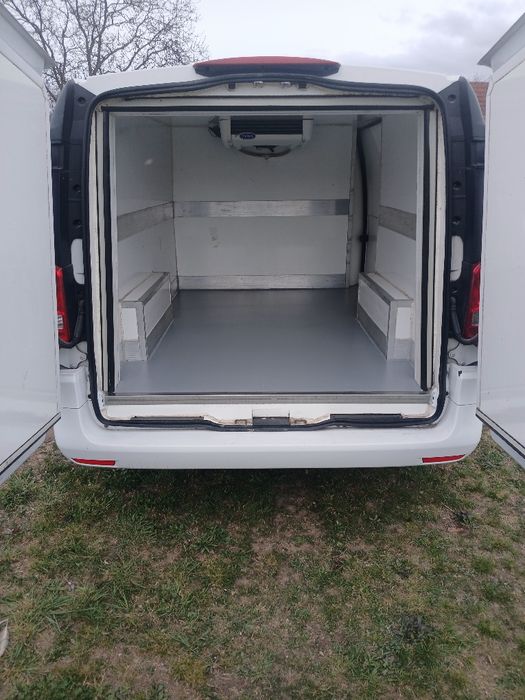 Vând două Mercedes vito frigorific