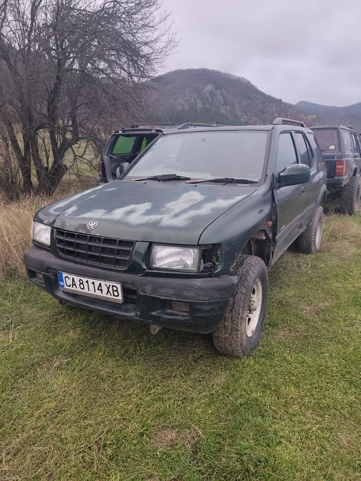 Опел Фронтера б 2.2 бензин десен волан на части 00 година