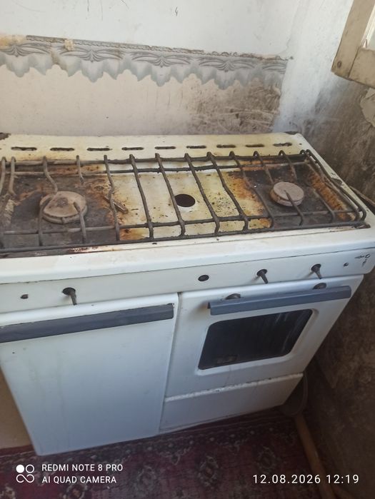 Газ плита Сотилади