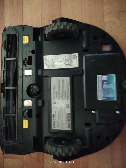продам робот-пылесос Samsung ( sr20m7070wd )