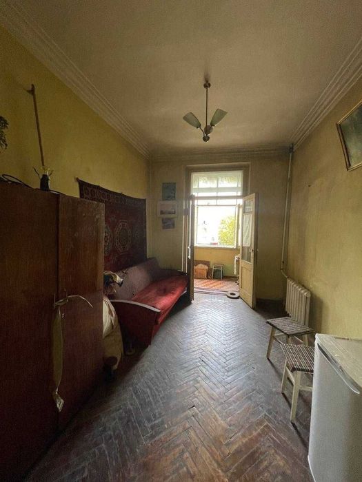 3х- комнатная! Шота руставели! Аския базар центр 1 линияцена снижена!!