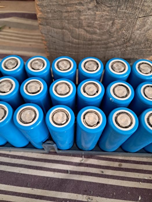 Celule litiu ion 21700