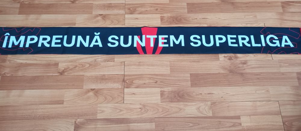 Vând eșarfă superliga colecție 24 25