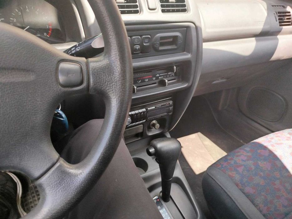 а/м марки "Мазда 323"