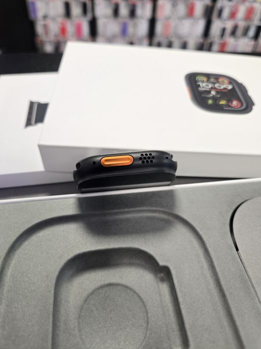 Apple Watch Ultra 2 / Black/Natural / Ocean Band/Orange / DeluxGSM