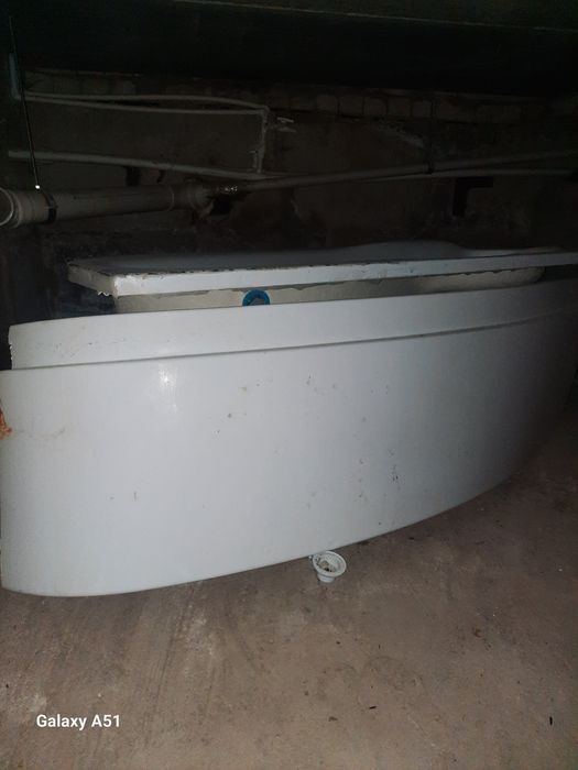 Ванна акриловая угловая