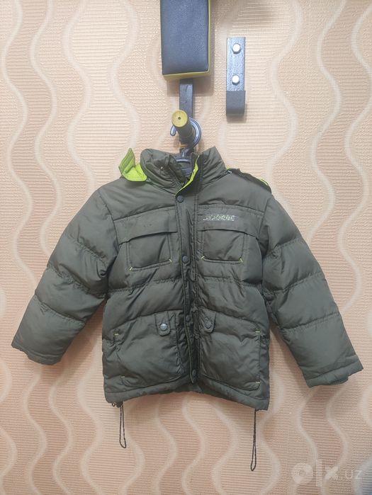 Продам детскую тёплую куртку на мальчика (б/у)