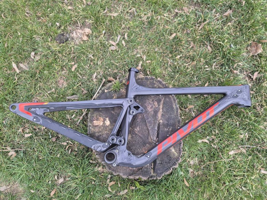 Cadru Bicicleta Full Suspension Pivot Mach 4 SL Carbon Marimea M Nou