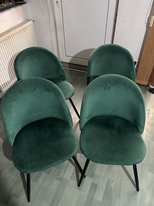 Scaune din catifea