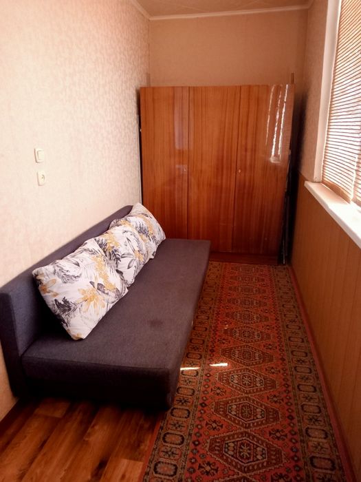 Сдаю 1кв посуточно  в 12мкр 15 дом