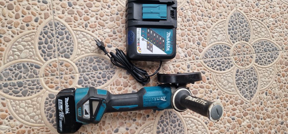 Акумулаторен ъглошлайф Makita DGA511