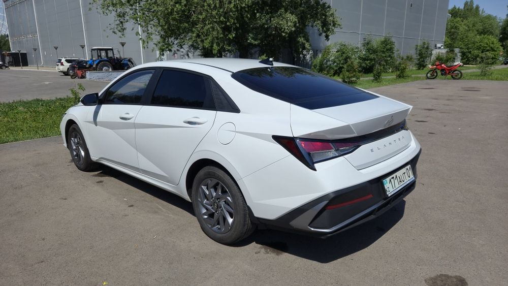 Hyndai Elantra 2024 g.