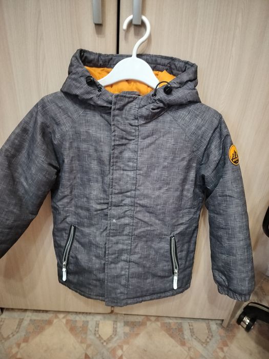 Продам ветровку для мальчика