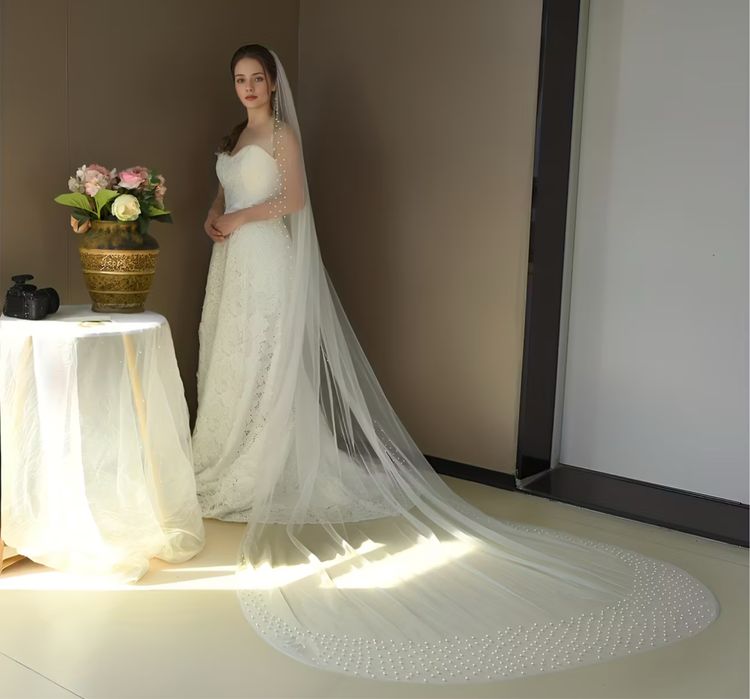 Voal cu perle pe margine alb si bej ivory