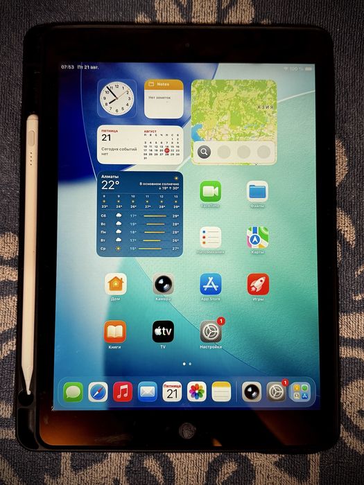 iPad 8 128Gb планшет
