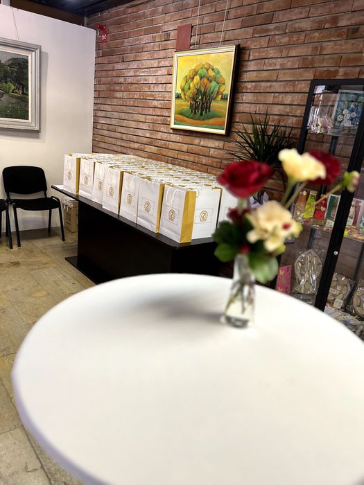 Фирмени коктейли, кетъринг и организация на събития.