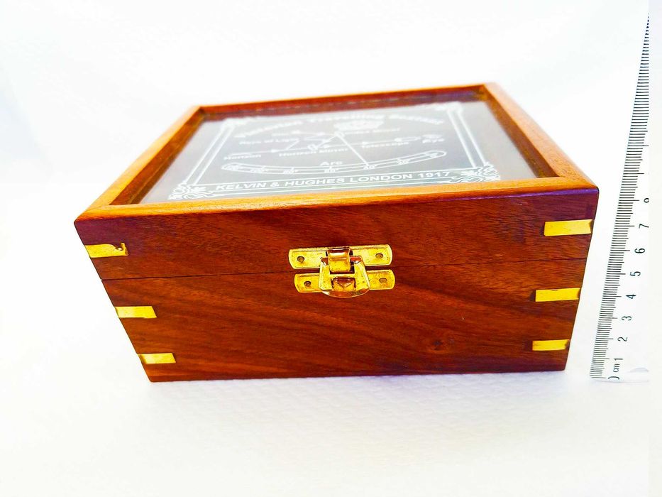 Луксозен бронзов секстант в дървена кутия