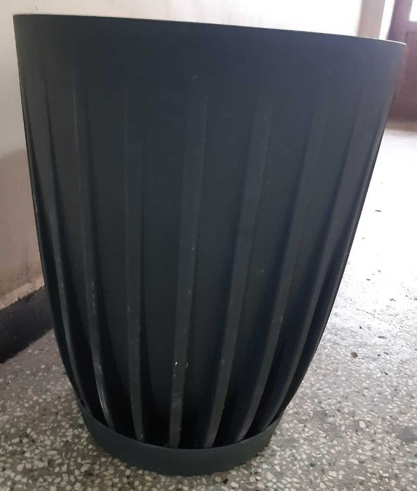 Саксии Кашпи черни антрацит