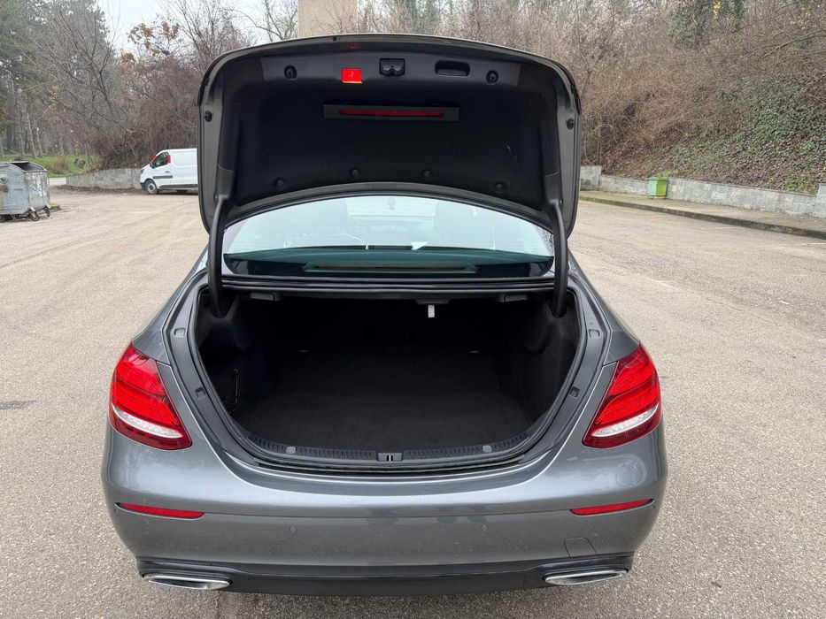 Mercedes-Benz E200d Post-facelift 9G-Tronic