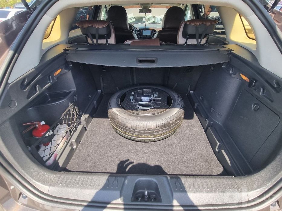 Lada vesta sw cross 1.6 variyator