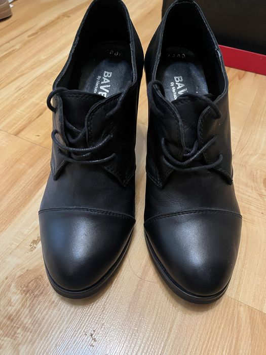 Продается ботильоны ( ботинки)