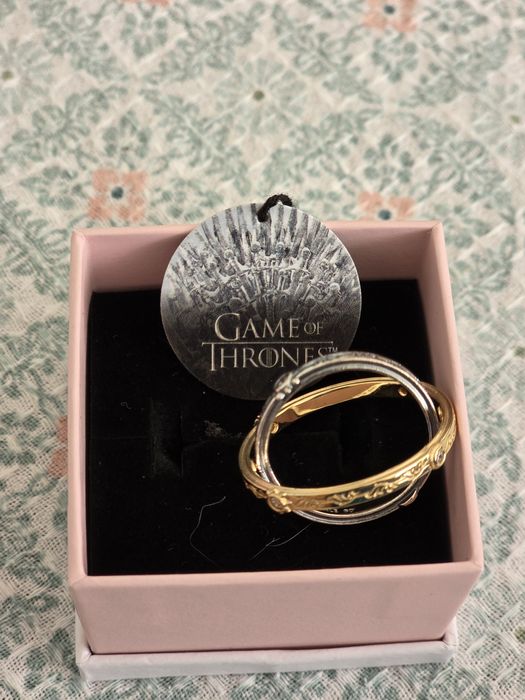 Продавам пръстен на фирма Пандора