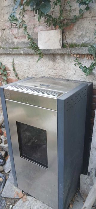 Пелетна камина с водна риза