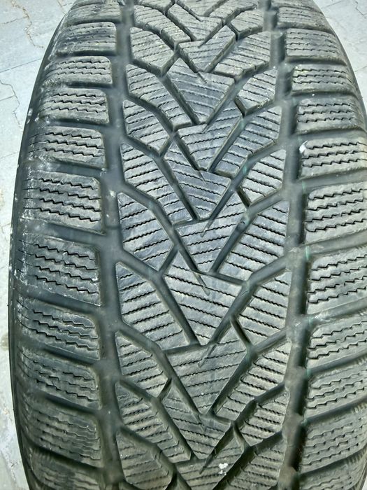 Зимни гуми на един сезон UNIROYAL 235/50/R19
