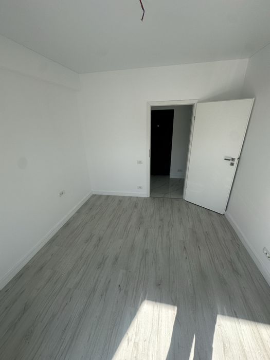 Inchiriere apartament 2 camere Bragadiru, nemobilat, str.Crisu Repede. Locuit/birou/salon manichiura, infrumusetare, etc.