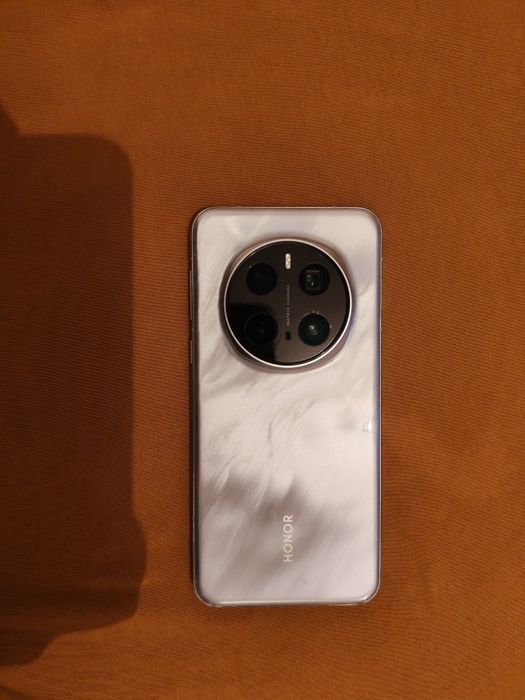 Vând Honor Magic 7 Pro, stare ca nou.