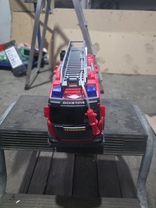 Vand 2 masini pompieri plastic