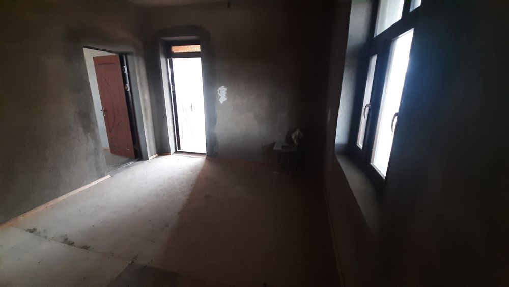 Уй сотилади 8 соток 4 хонали