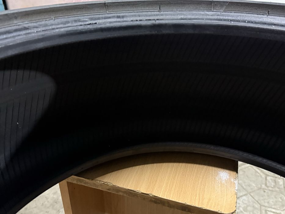 Bridgestone 235/45 R18 94 W