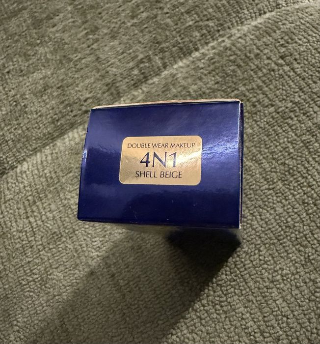 Фон дьо тен Estee LAUDER