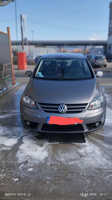 Golf 5 plus  vând