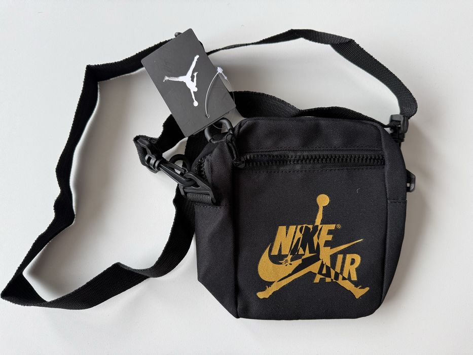 Чантичка Nike Air Jordan