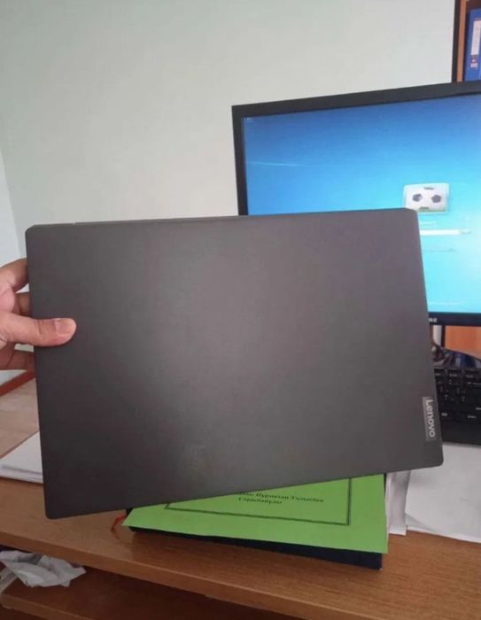 Kompyuter Lenovo 82C3