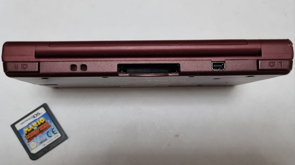 Nintendo DSi XL + joc Mario vs Donkey Kong