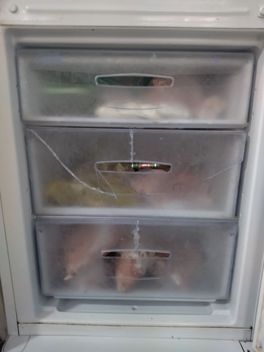 Холодильник indesit