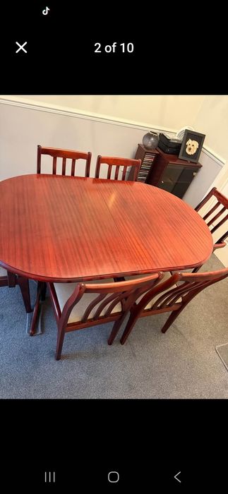 Масивна маса със 6 стола