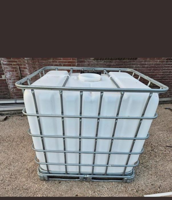 Vând butoaie IBC 1000l  impecabile ca noi!