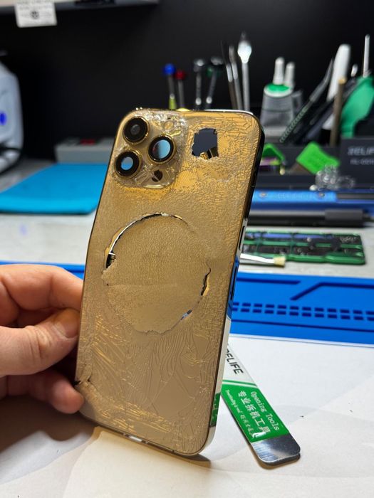 Înlocuire sticlă spate iPhone-ProFix Mobile Braşov