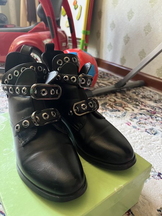 Продам обувь демисезонные